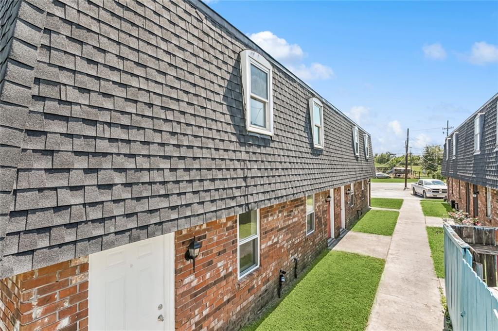 2911 E ST. BERNARD Highway