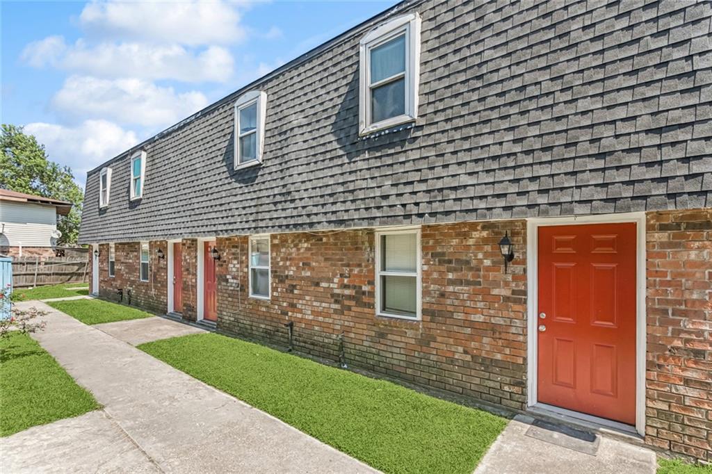 2911 E ST. BERNARD Highway