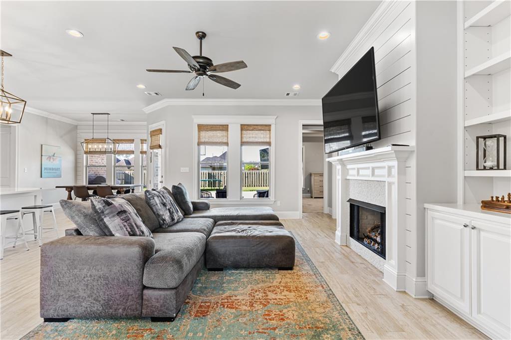 2032 CYPRESS BEND Lane