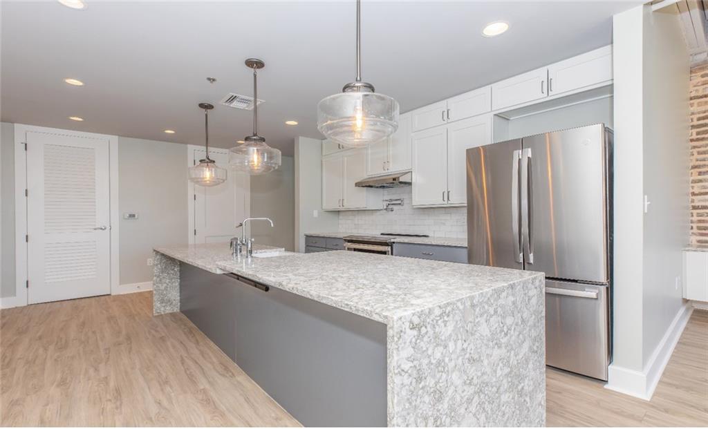 New Orleans, Louisiana 70115, United States, 1 Bedroom Bedrooms, ,2 BathroomsBathrooms,Residential,Pending,68355