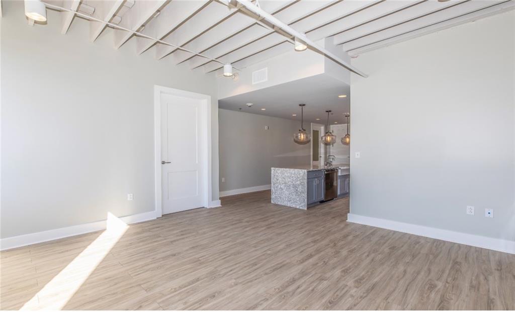 New Orleans, Louisiana 70115, United States, 1 Bedroom Bedrooms, ,2 BathroomsBathrooms,Residential,Pending,68355