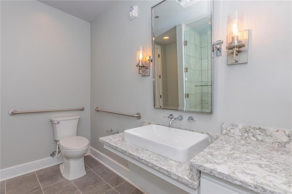 New Orleans, Louisiana 70115, United States, 1 Bedroom Bedrooms, ,2 BathroomsBathrooms,Residential,Pending,68355