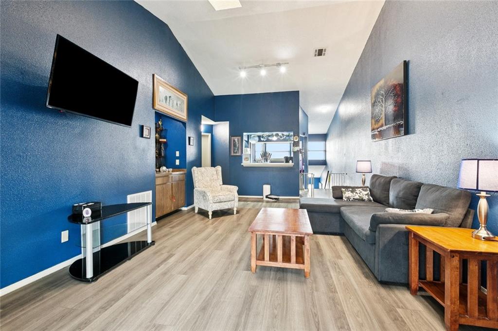 54 AVANT GARDE Circle 54