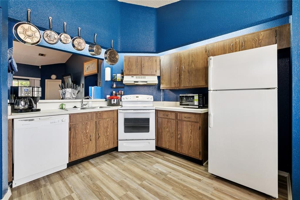 54 AVANT GARDE Circle 54