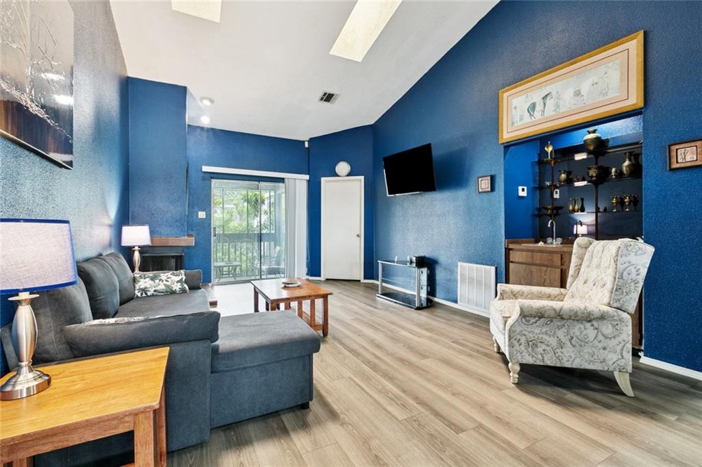 54 AVANT GARDE Circle 54