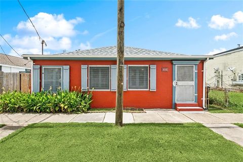 1010 ANGELA Avenue Arabi LA 70032
