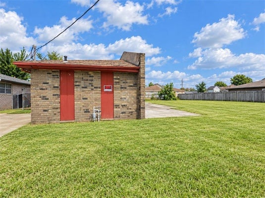 2824 STACIE DR, VIOLET, LA 70092 - Image d46c5f2f03e69282e96bcb2002e04fec/686654632
