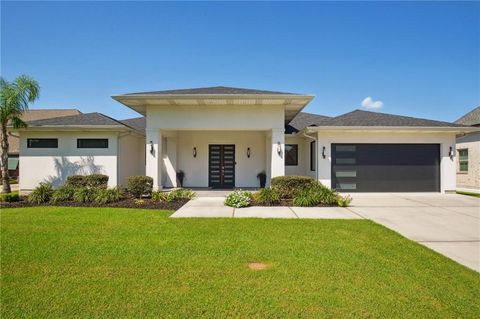 110 CIENA Drive Gretna LA 70056