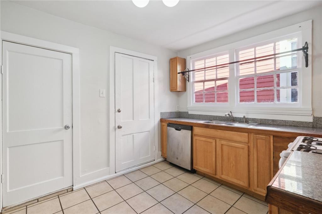 1447 49 N ROMAN Street