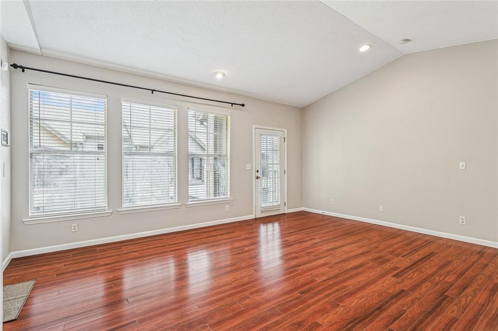 350 EMERALD FOREST Boulevard 2201