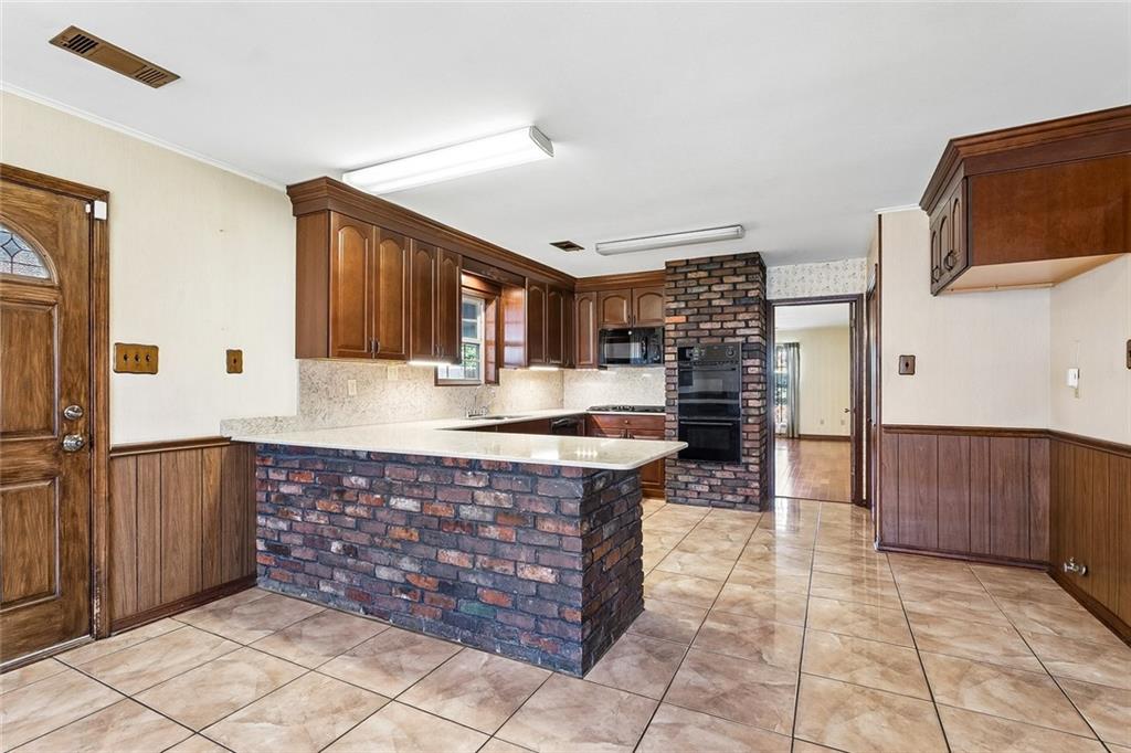 912 GIUFFRIAS Avenue