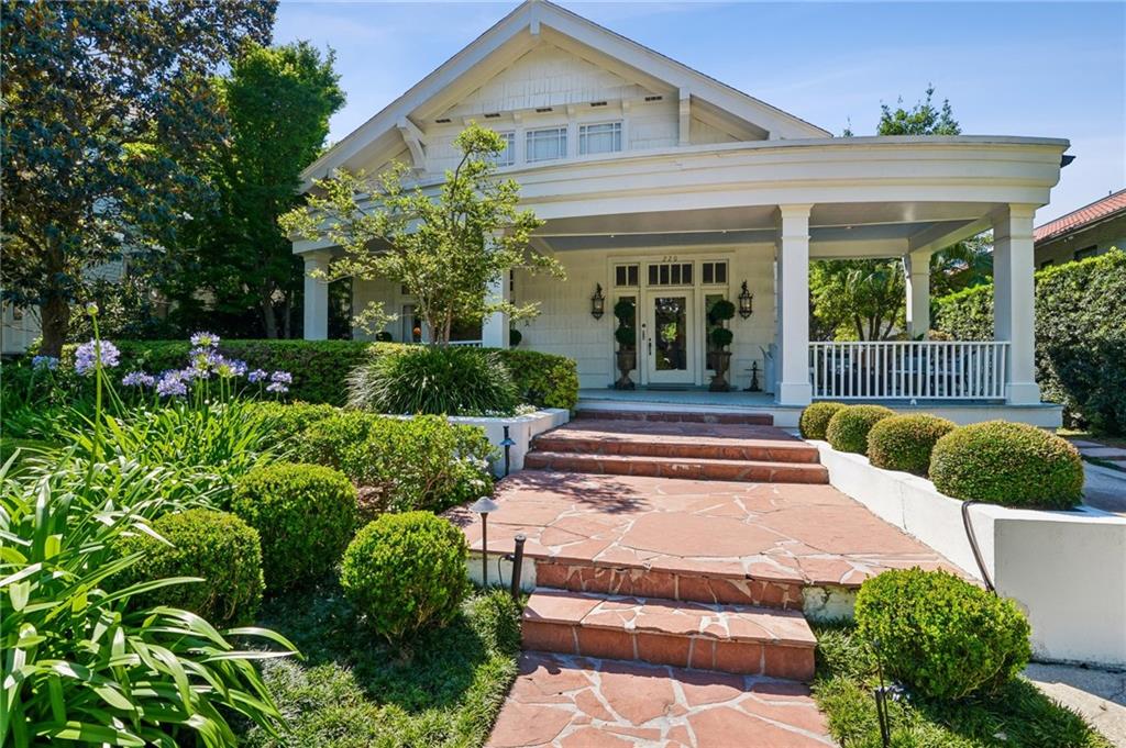 220 AUDUBON Boulevard