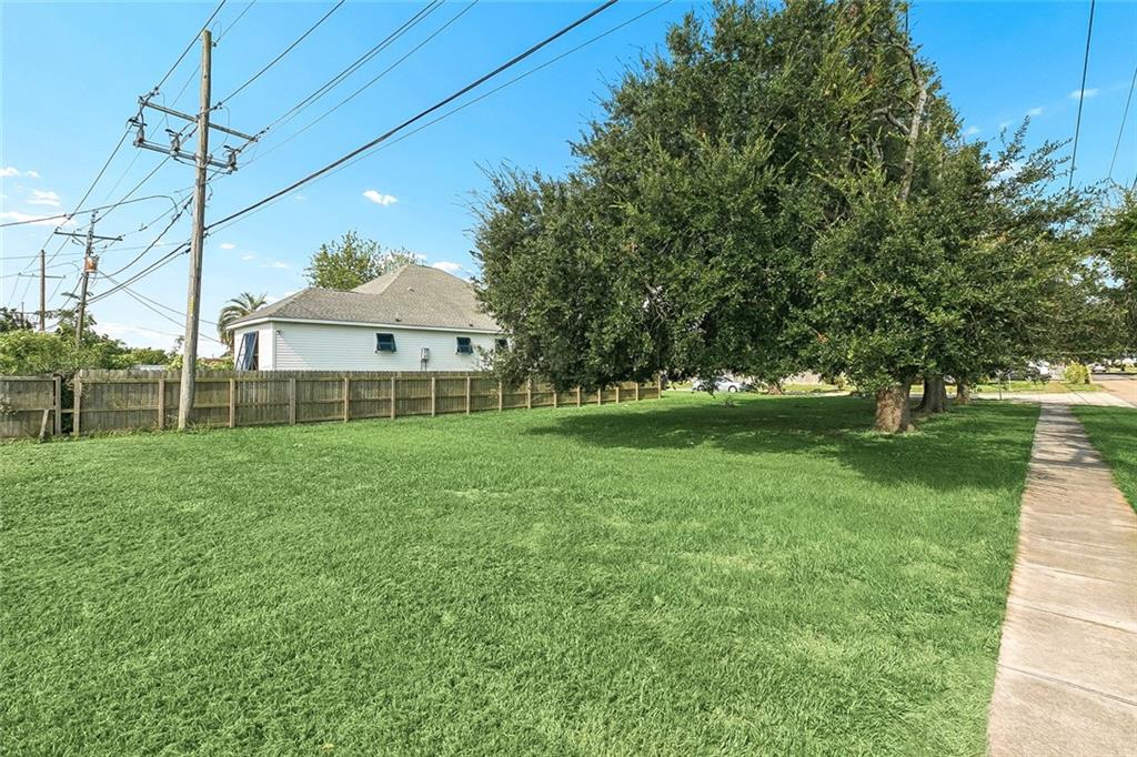 1625 SCHNELL Drive