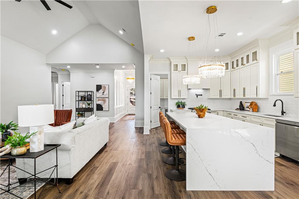 1342 GRANADA Drive