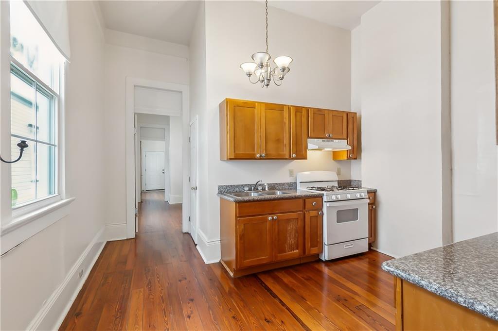New Orleans, Louisiana 70118, United States, 2 Bedrooms Bedrooms, ,1 BathroomBathrooms,Residential,Pending,58142