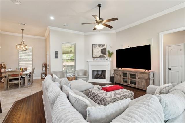 644 ENGLISH OAK Drive