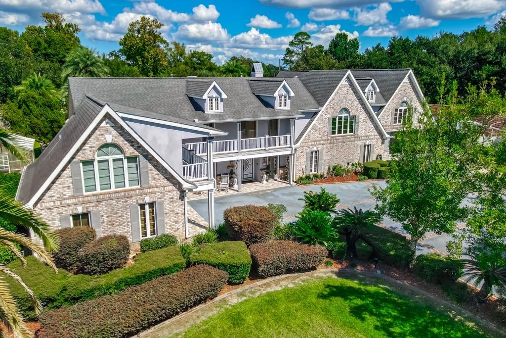 17 SHADOW Lane