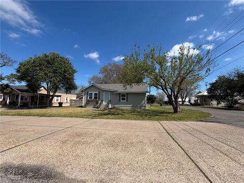 Photo of 2220 S CENTRAL Avenue, Lutcher, LA 70071 (MLS # 2545280)
