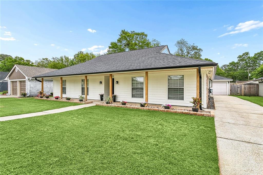 202 GOLDENWOOD Drive