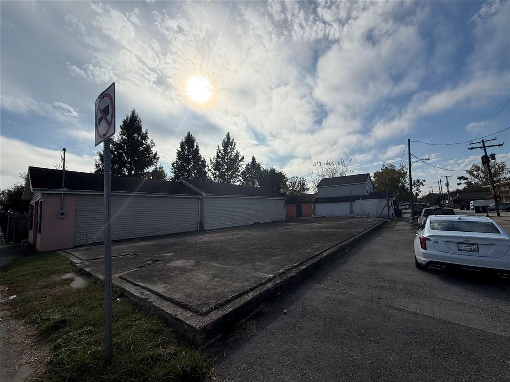 6600 SAINT CLAUDE Avenue