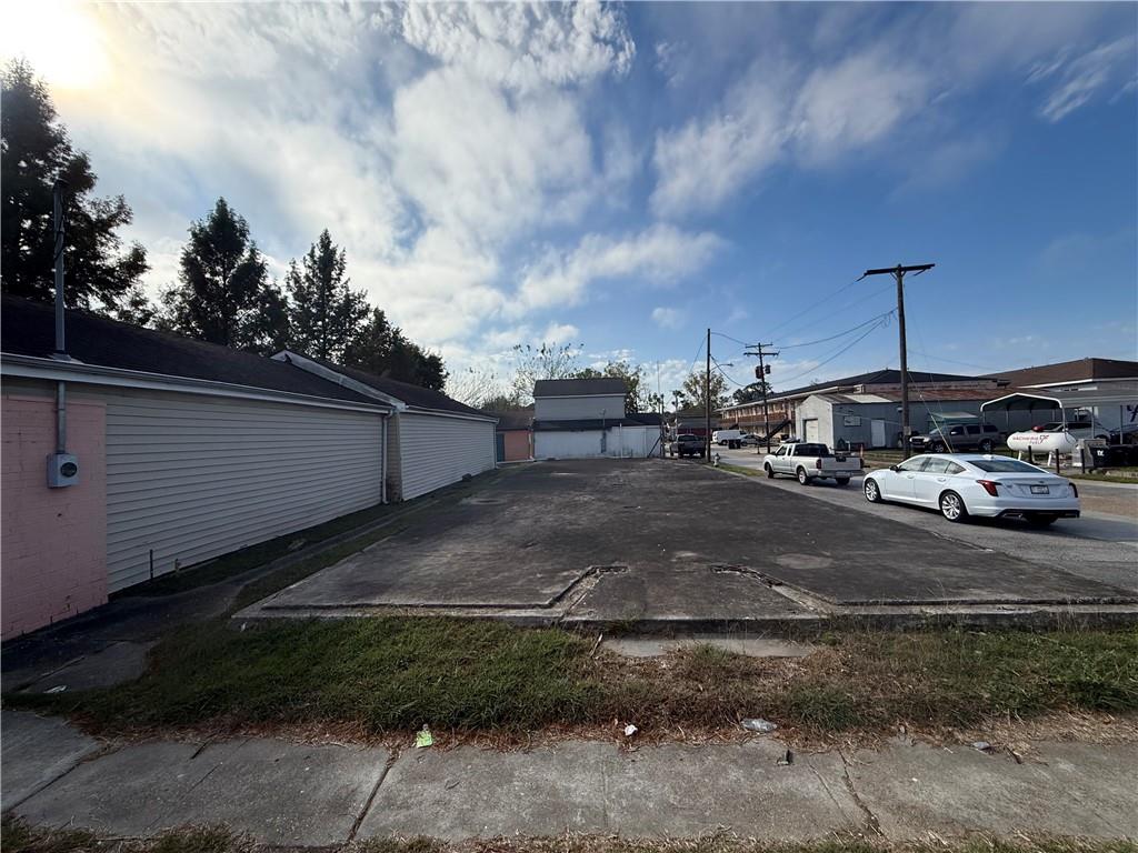 6600 SAINT CLAUDE Avenue