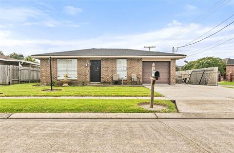 2800 CARDINAL Drive Marrero LA 70072