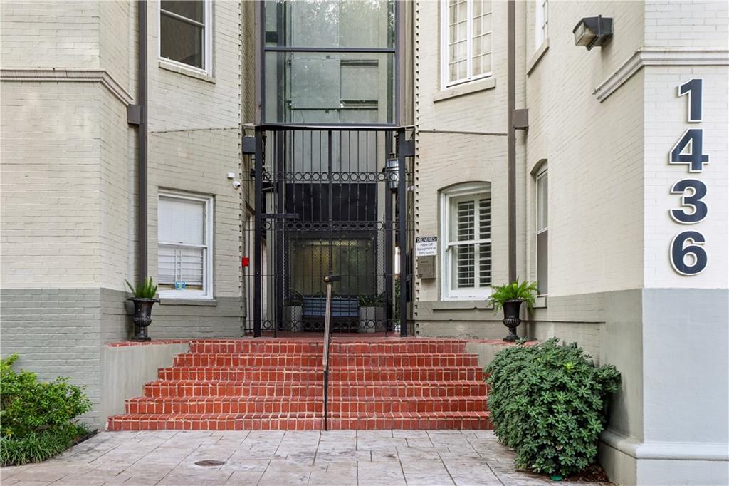 1436 JACKSON Avenue 5A