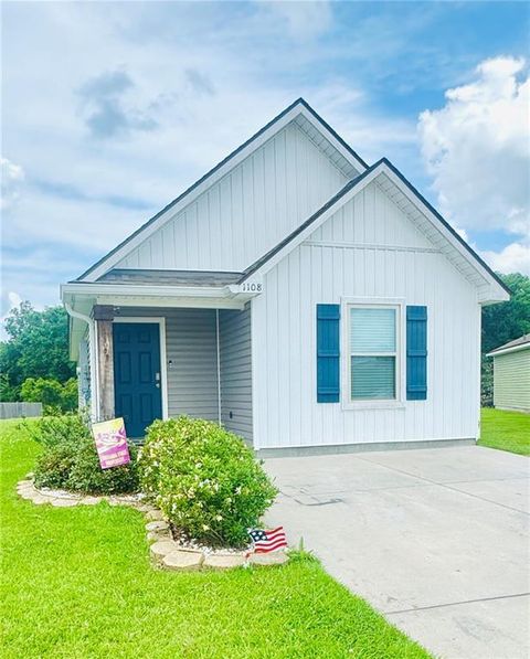 Photo of 1108 E BIENVILLE Street, Gonzales, LA 70737 (MLS # 2559170)