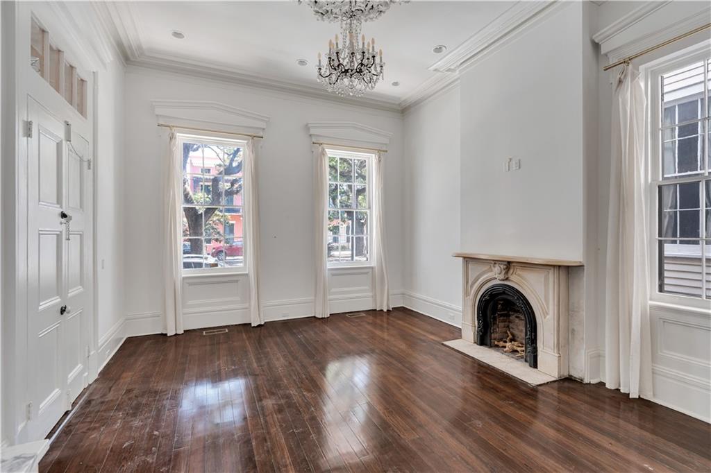 628 ESPLANADE Avenue A1