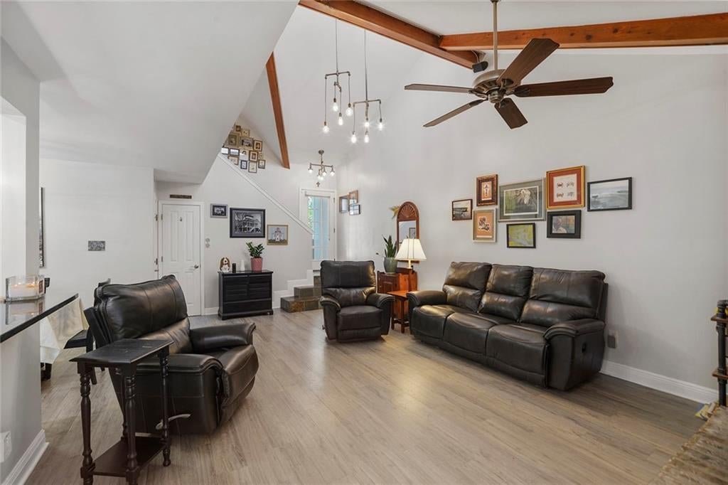 808 OLD METAIRIE Place