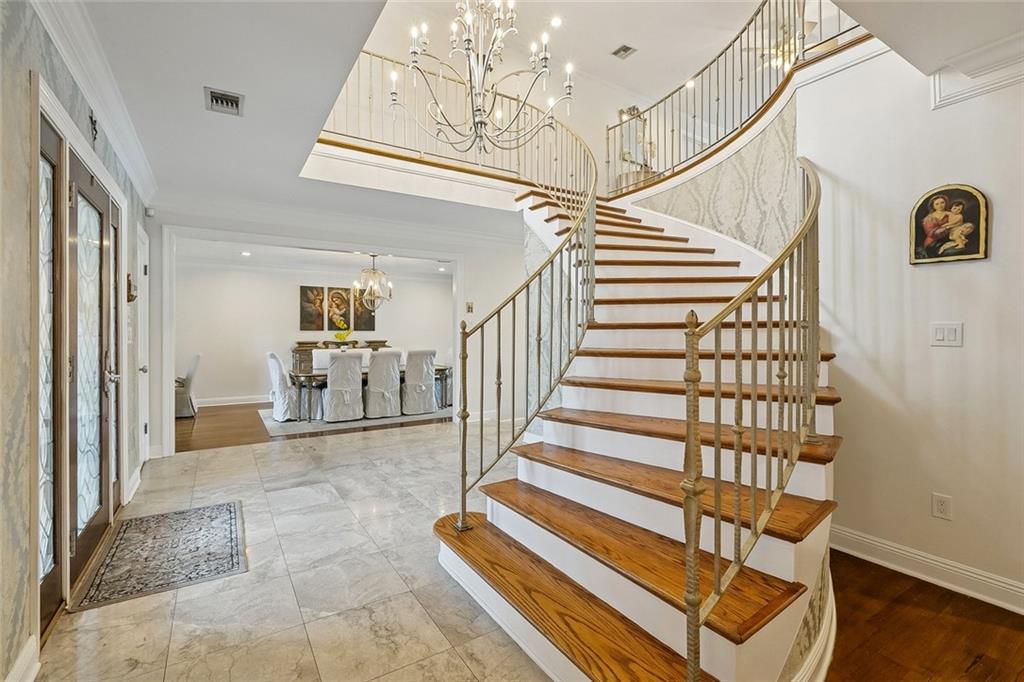 33 CHATEAU MOUTON Drive