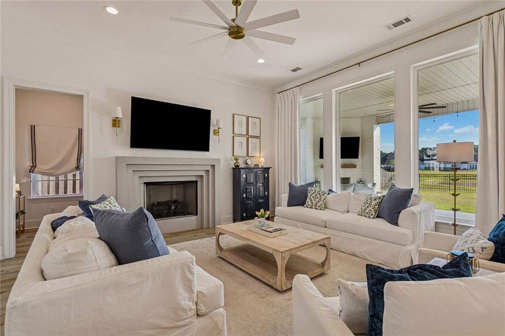 7037 BALD EAGLE Circle