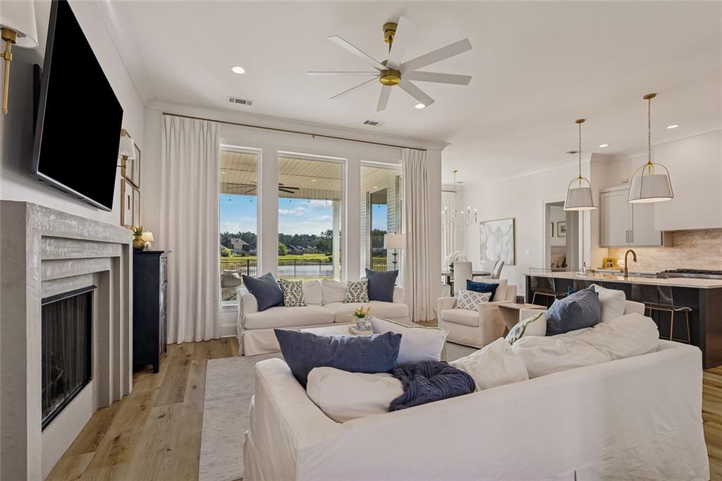 7037 BALD EAGLE Circle