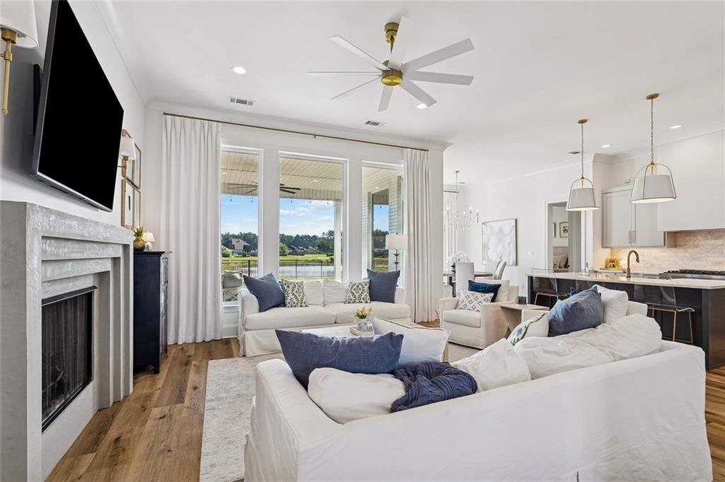 7037 BALD EAGLE Circle