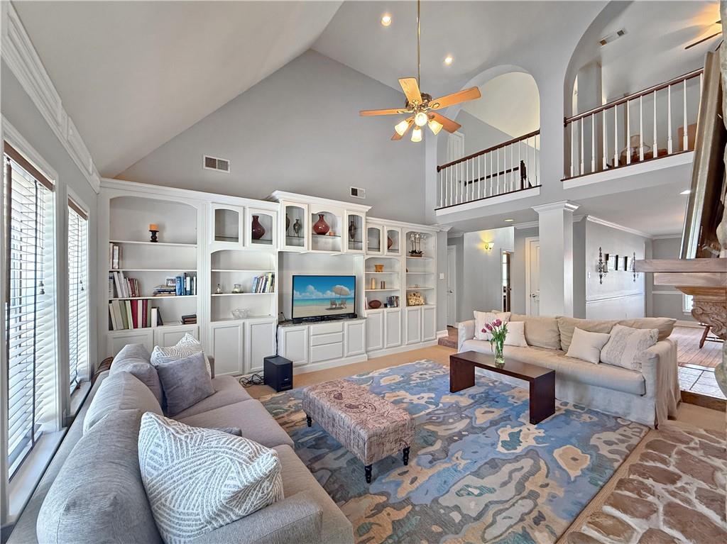 1143 RUE BAYONNE Drive