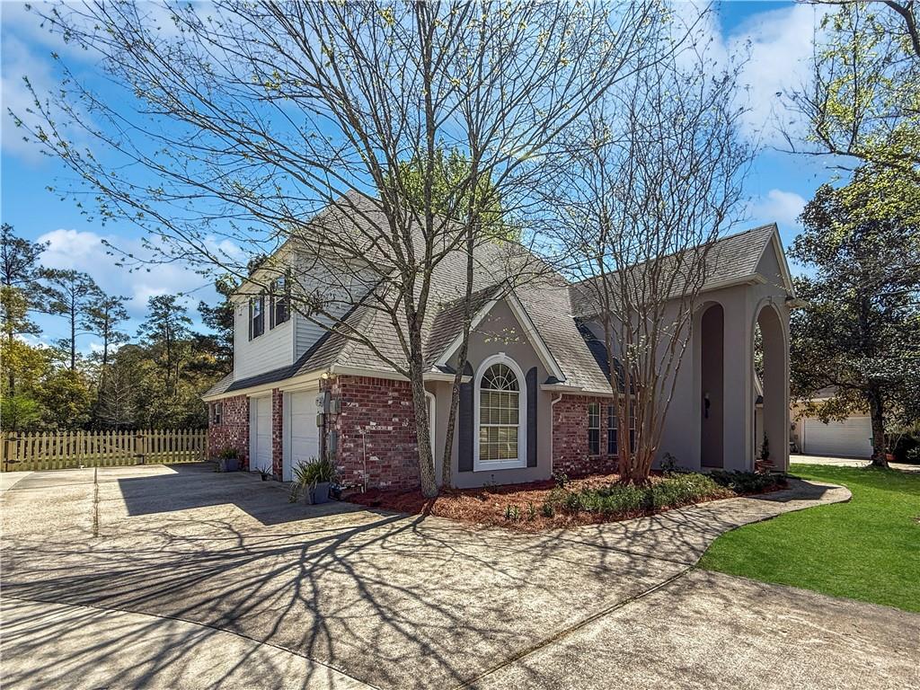 1143 RUE BAYONNE Drive