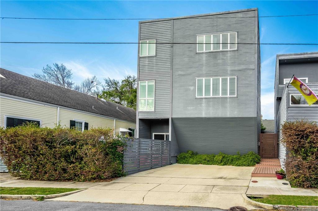 5301 LAUREL Street A