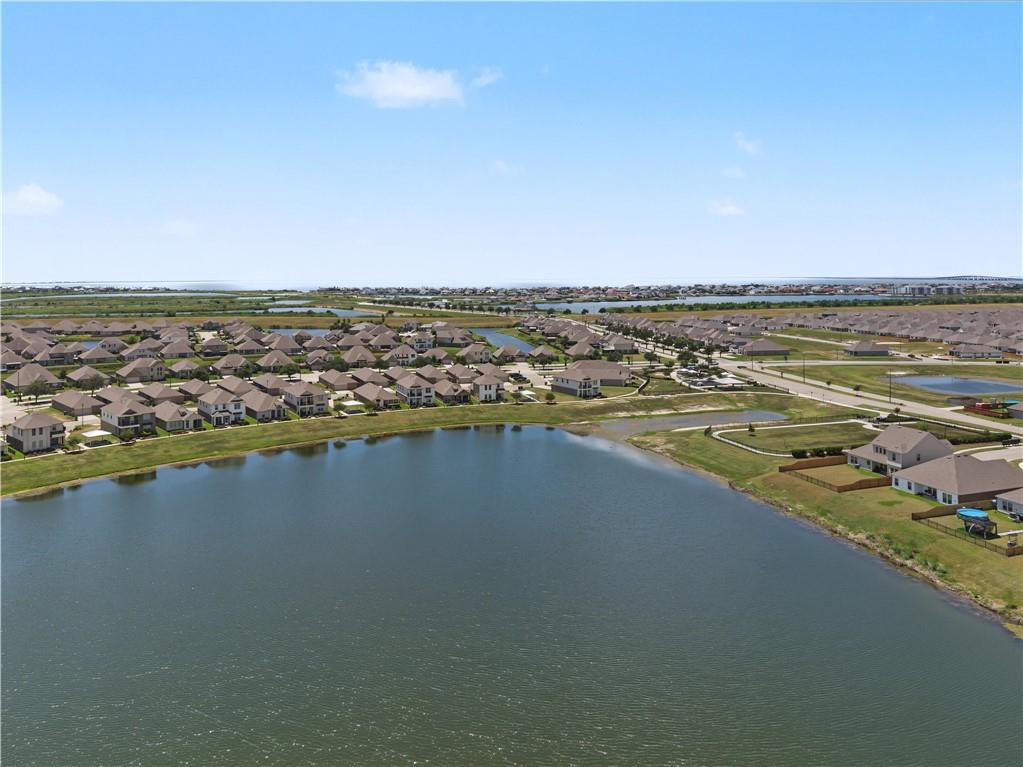 865 PELICAN BAY Drive