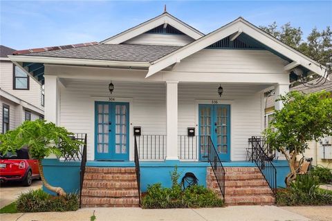 304 HENRY CLAY Avenue, New Orleans, LA 70115 - #: 2407161