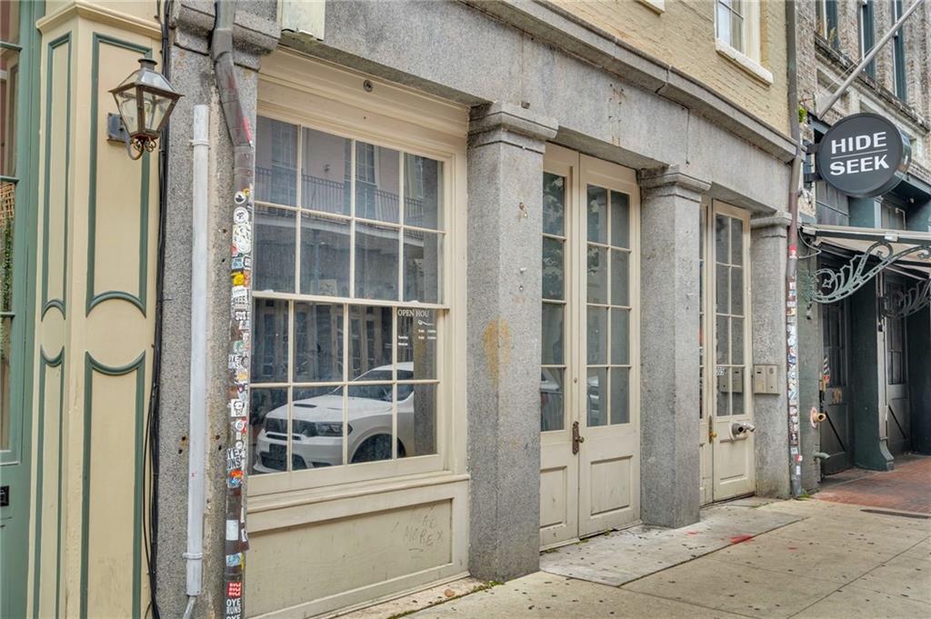 305 DECATUR Street
