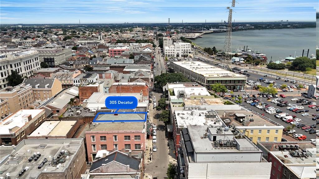 305 DECATUR Street