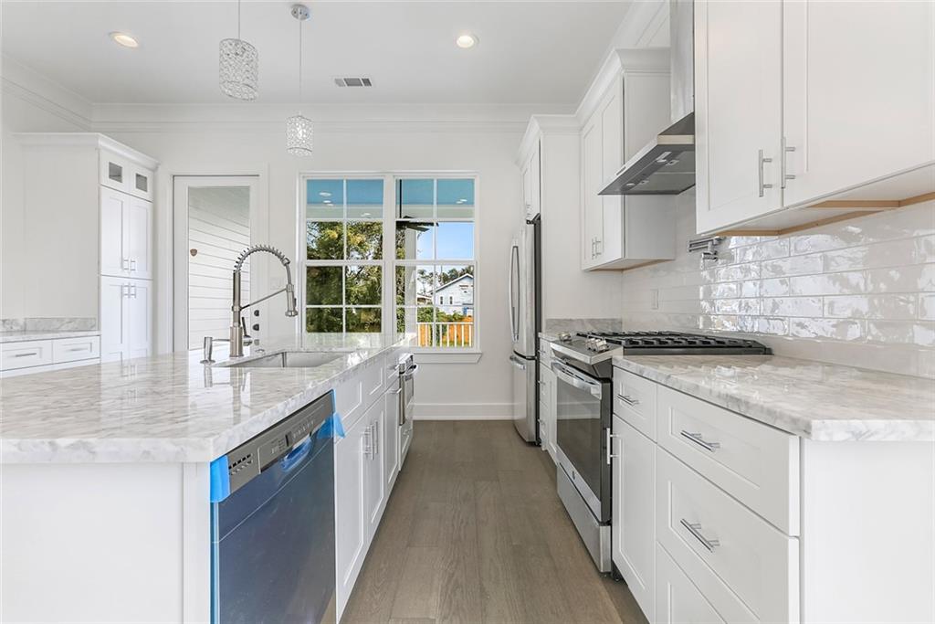 New Orleans, Louisiana 70126, United States, 3 Bedrooms Bedrooms, ,2 BathroomsBathrooms,Residential,Pending,70582