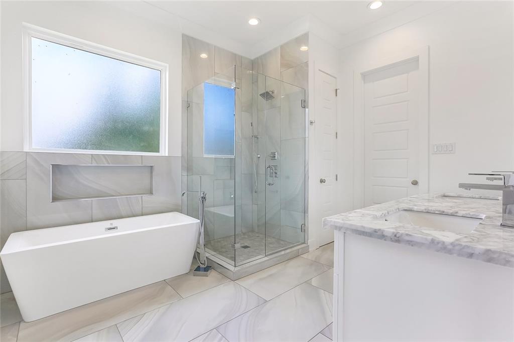 New Orleans, Louisiana 70126, United States, 3 Bedrooms Bedrooms, ,2 BathroomsBathrooms,Residential,Pending,70582
