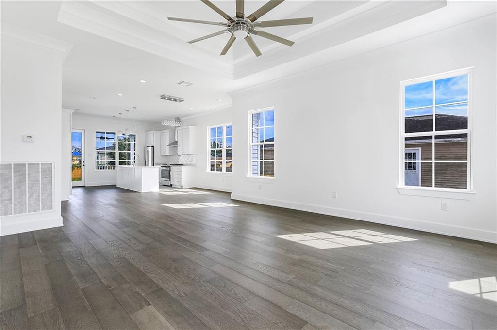 New Orleans, Louisiana 70126, United States, 3 Bedrooms Bedrooms, ,2 BathroomsBathrooms,Residential,Pending,70582
