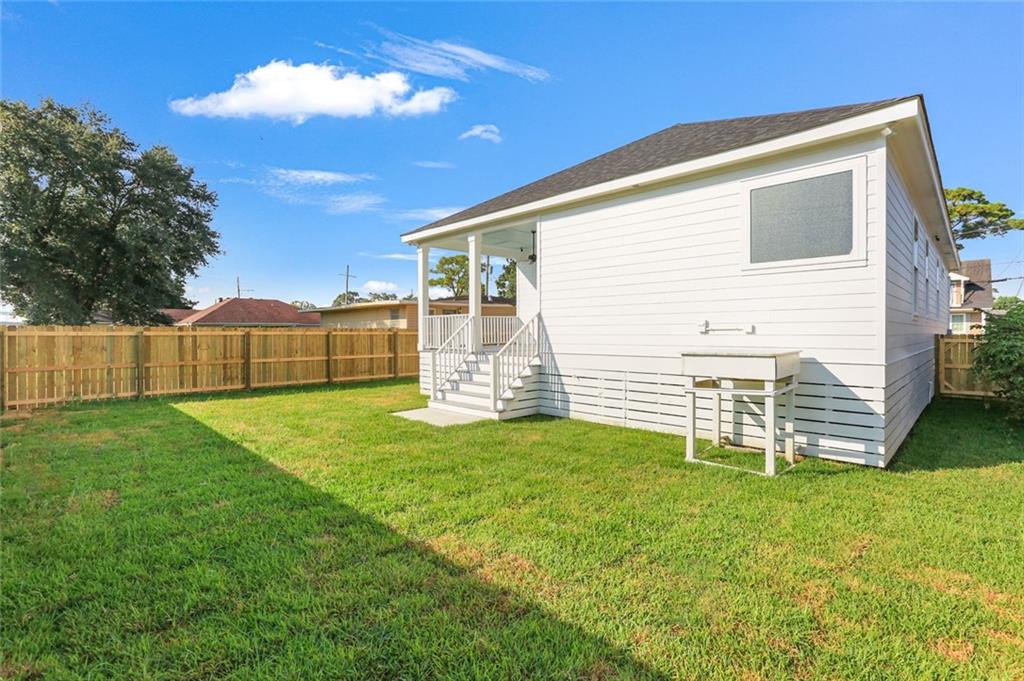 New Orleans, Louisiana 70126, United States, 3 Bedrooms Bedrooms, ,2 BathroomsBathrooms,Residential,Pending,70582