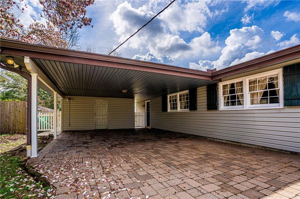 117 E HENFER Avenue