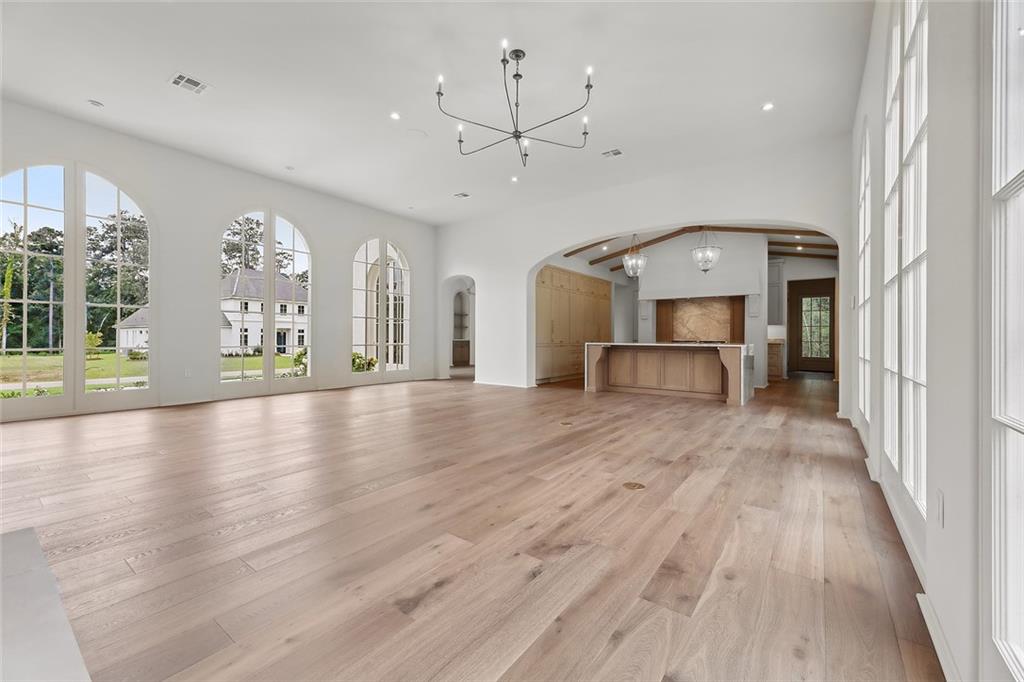 10 THUNDERBIRD Drive