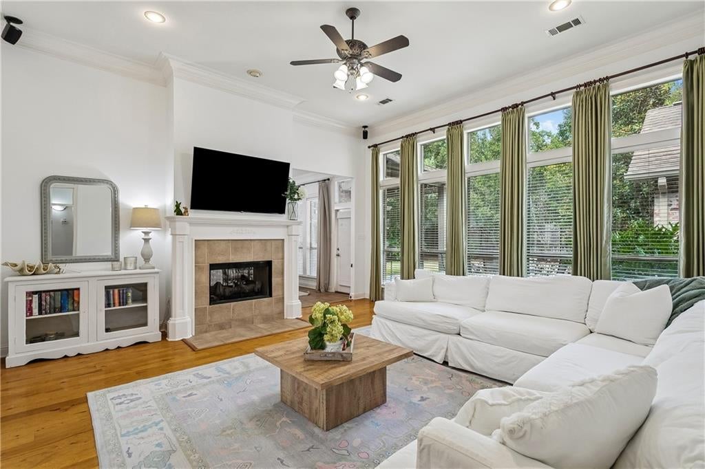 786 CLAIRE Drive