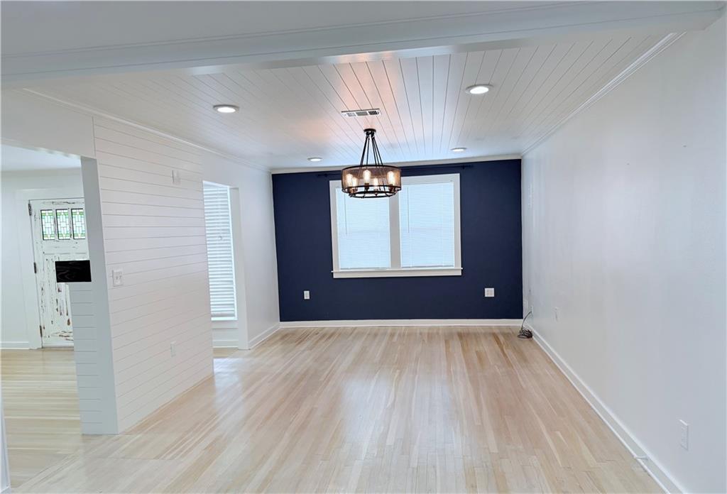 835 CARNATION Avenue