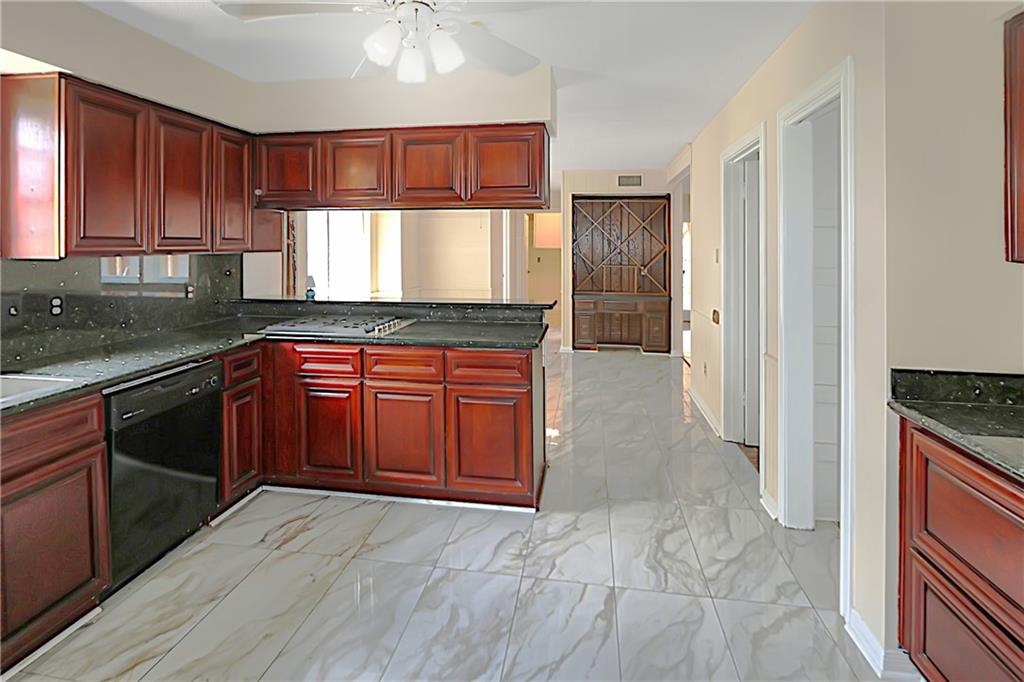 3641 RED OAK Court